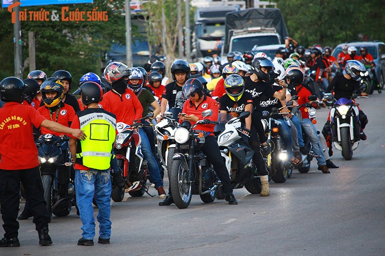 Hang tram xe moto khung do ve “chao lua” Quang Tri-Hinh-20